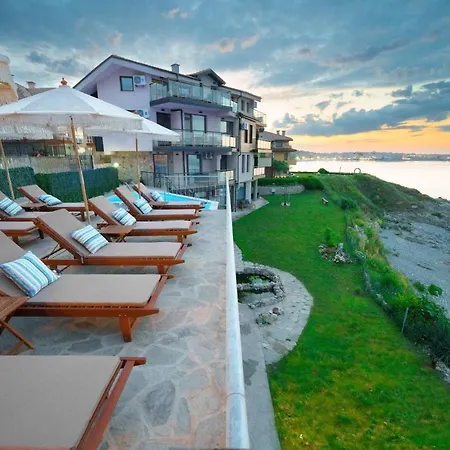 Dolphin Bay Boutique Complex *