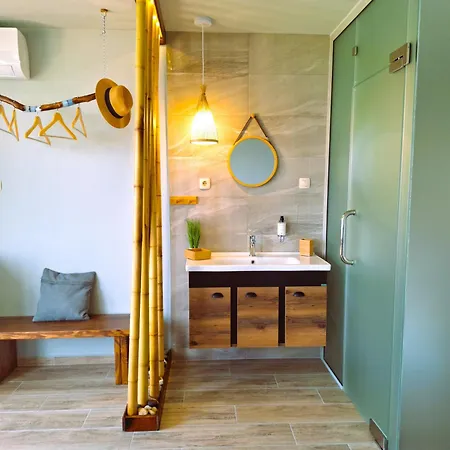 Dolphin Bay Boutique Complex 소조폴