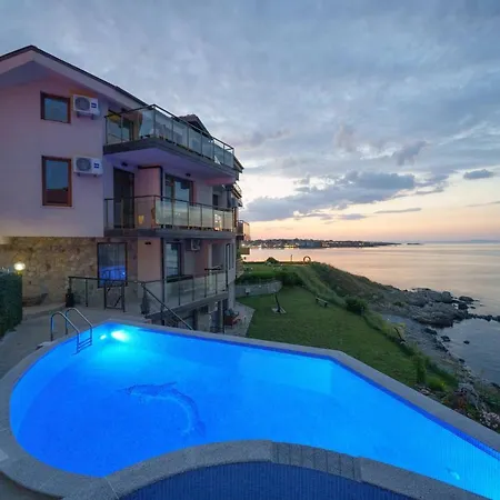 Dolphin Bay Boutique Complex Hotel *
