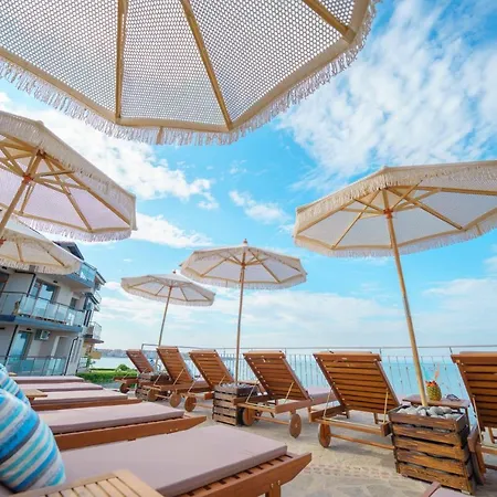 Dolphin Bay Boutique Complex Hotel