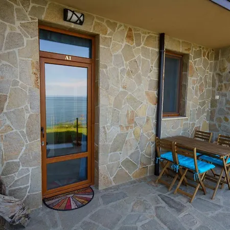 Dolphin Bay Boutique Complex Hotel *