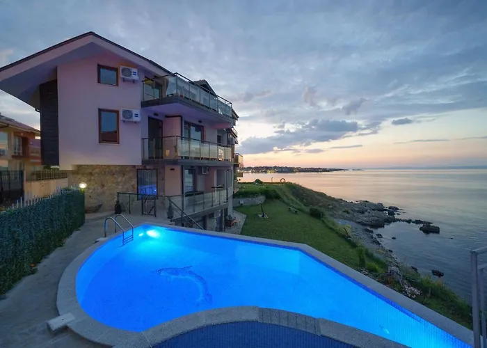 Dolphin Bay Boutique Complex Hotel *