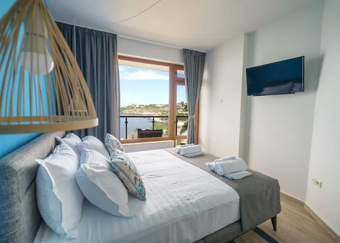 Dolphin Bay Boutique Complex