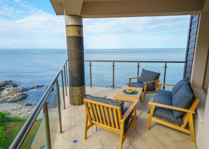 Dolphin Bay Boutique Complex *