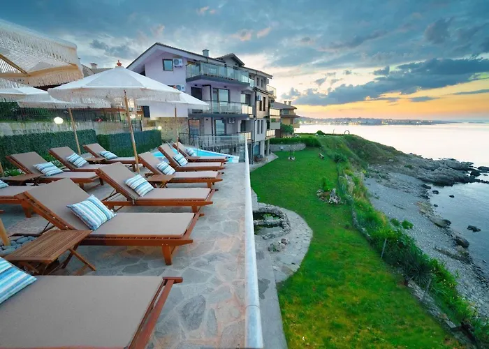 Dolphin Bay Boutique Complex *