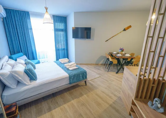 Dolphin Bay Boutique Complex Отель