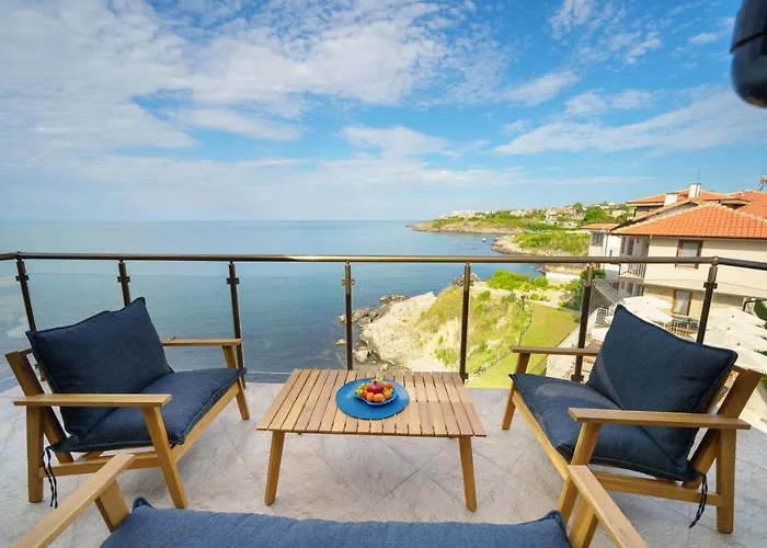 Dolphin Bay Boutique Complex Отель *