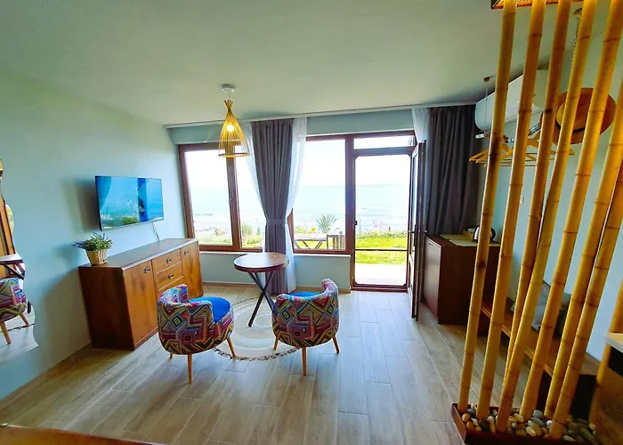 Отель Dolphin Bay Boutique Complex